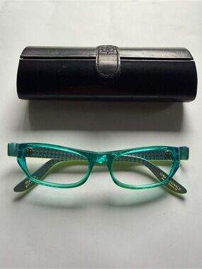 ** LIKE NEW** Kirk Originals Women’s Martha Frames in Green